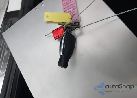 2013 Mercedes-Benz Slk 250 из США, поврежденный, VIN WDDPK4HA2DF058309